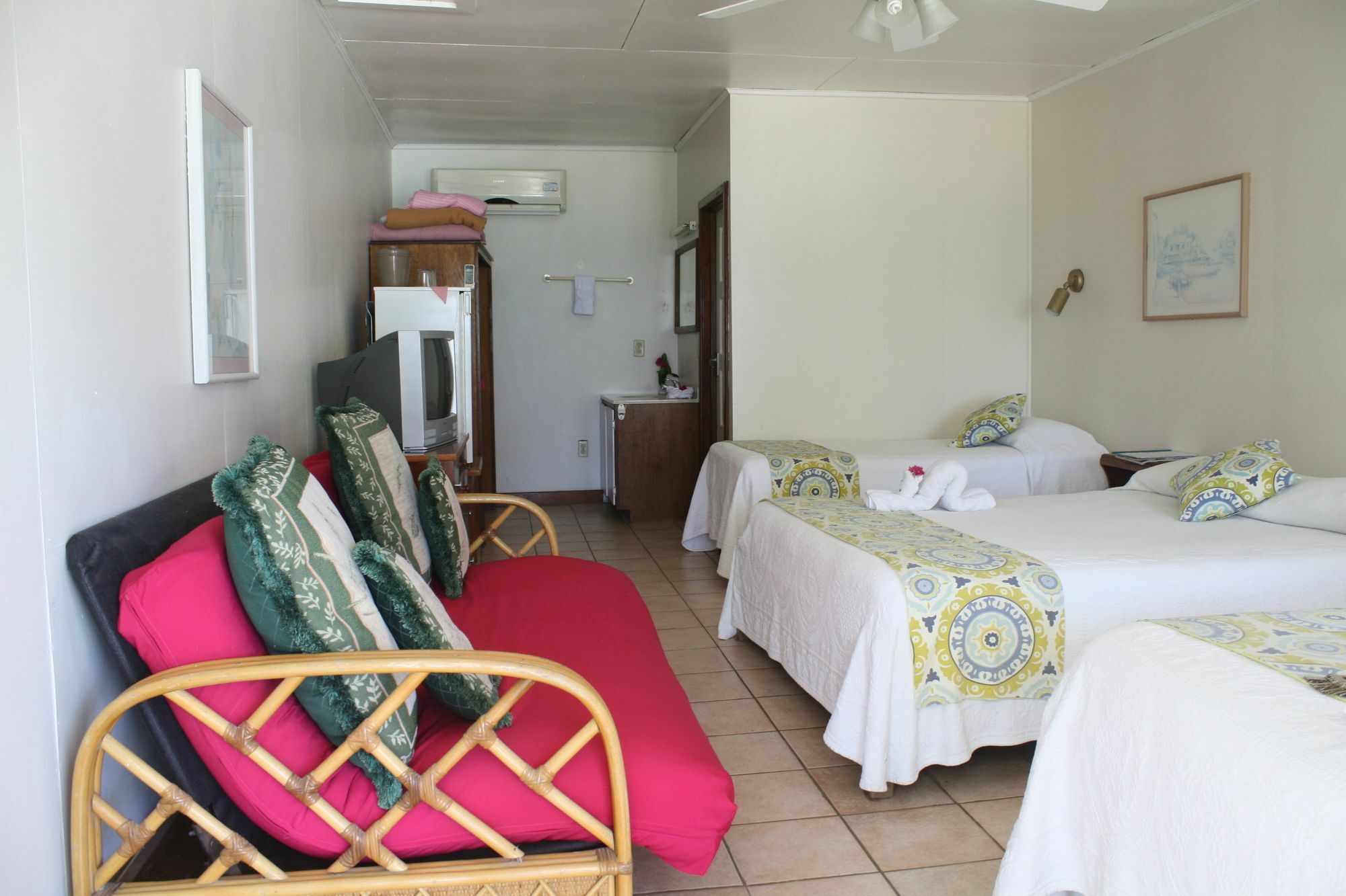 סן פדרו Holiday Hotel מראה חיצוני תמונה